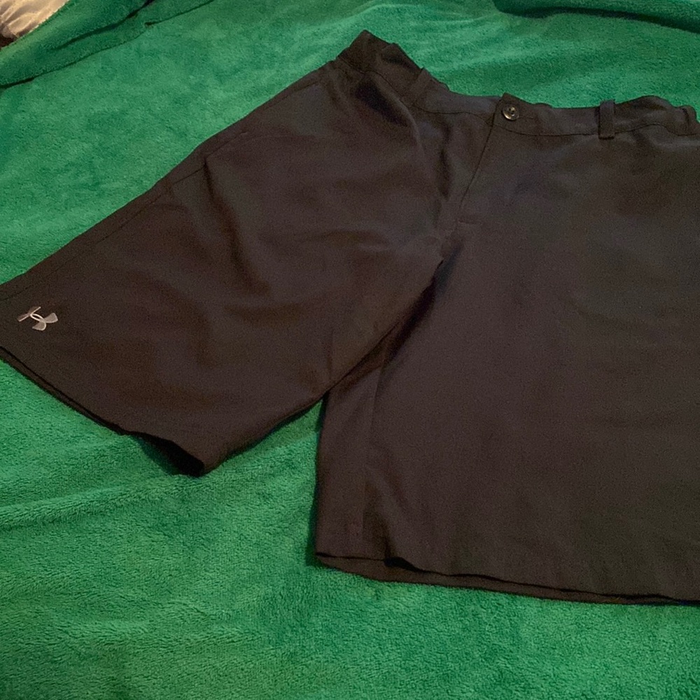Boys Under Armour youth XLarge short